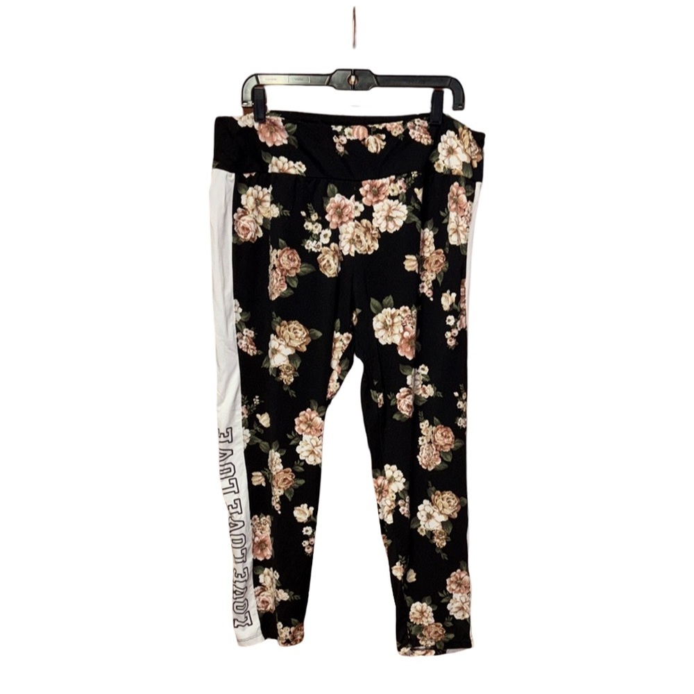 🏡 Floral Leggings w/ Graphic “Love” On The Sides - Size 3X